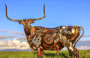 Скульптура из металлолома